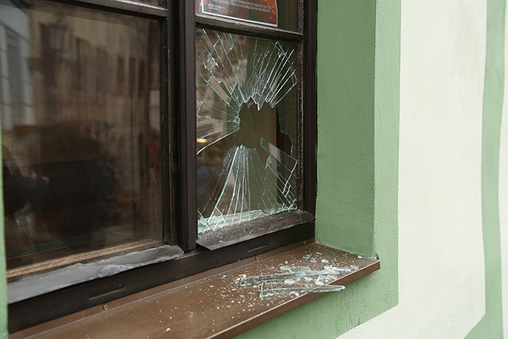 A2B Glass are able to board up broken windows while they are being repaired in Pentonville.
